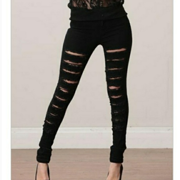 🆕⭐Black Lola destroyed denim jeans⭐ - Picture 5 of 9